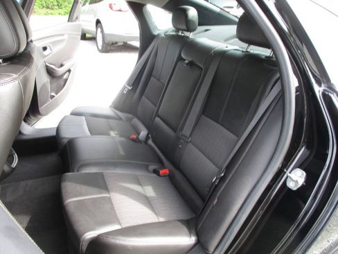 Used 2017 Chevrolet Impala LT FWD image 25