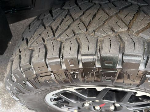 Certified 2025 Toyota Tacoma TRD Off-Road w/ TRD Off Road Upgrade Package AWD/4WD image 40