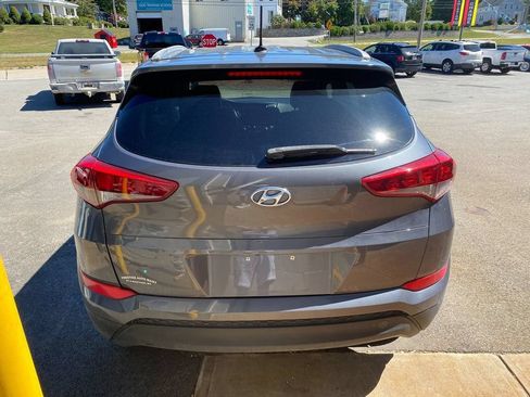 Used 2016 Hyundai Tucson SE w/ Option Group 02 FWD image 6