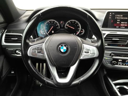 Used 2019 BMW 750i w/ Executive Package RWD image 38