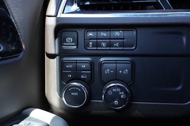 Used 2025 Chevrolet Tahoe LT AWD/4WD image 15