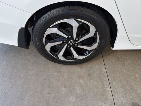 Used 2017 Honda Accord EX-L image 39