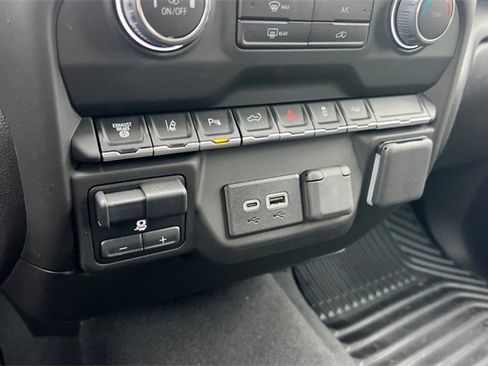 Used 2025 Chevrolet Silverado 2500 Custom w/ Custom Value Package image 39