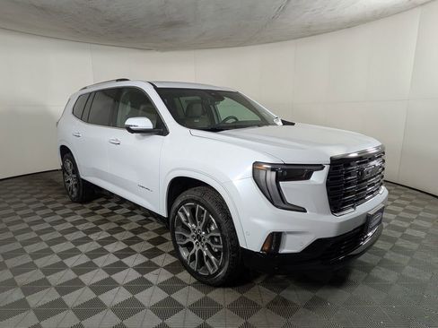 New 2026 GMC Acadia Denali Ultimate w/ LPO, Floor Liner Package AWD/4WD image 5