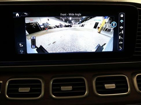 Used 2024 Mercedes-Benz GLS 580 4MATIC image 12