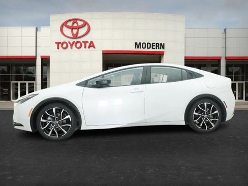 New 2026 Toyota Prius Plug-In Hybrid image 10