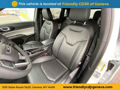 Used 2026 Jeep Compass Limited AWD/4WD image 8