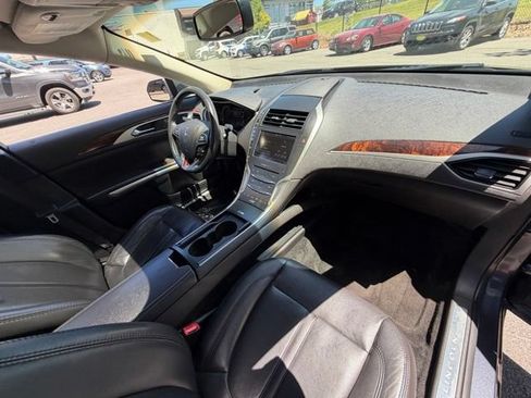 Used 2013 Lincoln MKZ FWD image 29