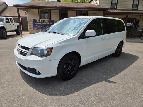 Used 2020 Dodge Grand Caravan GT FWD image 2