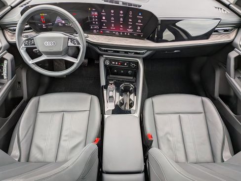 Used 2025 Audi Q5 Premium Plus w/ Premium Plus image 28