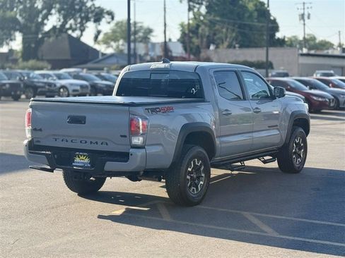 Used 2021 Toyota Tacoma TRD Off-Road w/ Technology Package AWD/4WD image 6