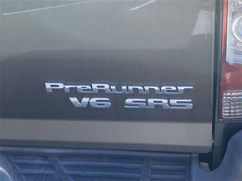 Used 2013 Toyota Tacoma PreRunner image 12