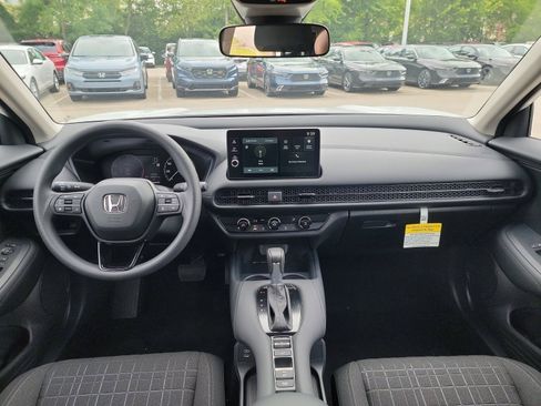 New 2026 Honda HR-V LX image 8