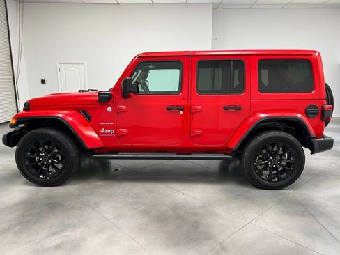 Used 2024 Jeep Wrangler Unlimited Sahara AWD/4WD image 5