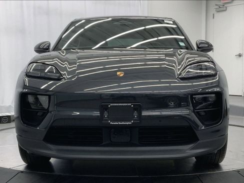 Used 2025 Porsche Macan Electric image 10