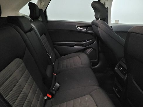 Used 2018 Ford Edge SEL FWD image 19