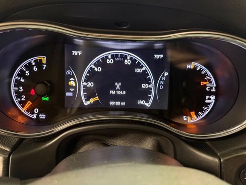 Used 2018 Jeep Grand Cherokee Laredo AWD/4WD image 23