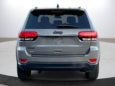Used 2019 Jeep Grand Cherokee Laredo image 8