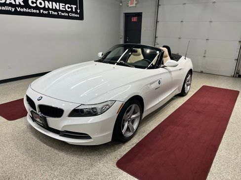 Used 2011 BMW Z4 sDrive30i image 4