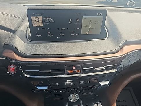 Used 2023 Acura MDX SH-AWD w/ Technology Package image 25