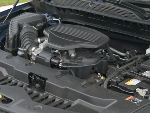 Used 2022 Chevrolet Blazer LT w/ Sound & Technology Package AWD/4WD image 8