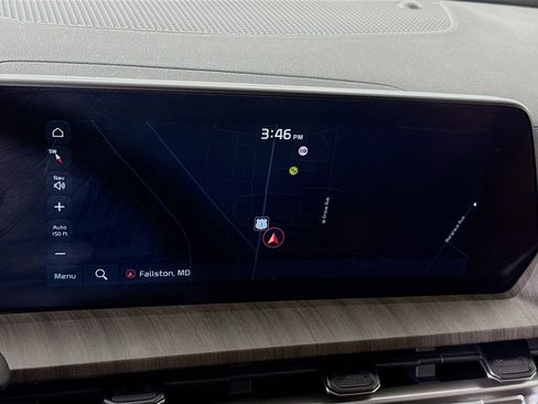 Used 2023 Kia Telluride EX w/ EX Captain's Chair Package image 6