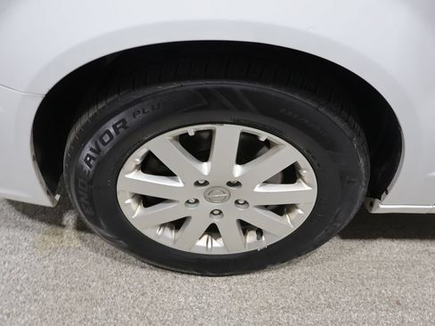 Used 2016 Chrysler Town & Country Touring FWD image 9
