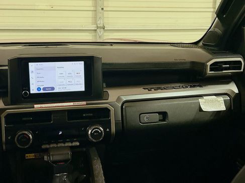 Used 2025 Toyota Tacoma TRD Off-Road w/ TRD Off Road Upgrade Package AWD/4WD image 21