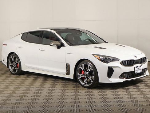 Used 2019 Kia Stinger GT1 image 2