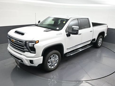 Used 2024 Chevrolet Silverado 2500 High Country AWD/4WD image 16