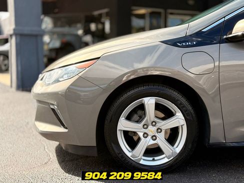Used 2017 Chevrolet Volt LT FWD image 10