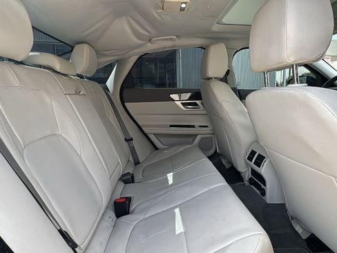 Used 2016 Jaguar XF Premium RWD image 23