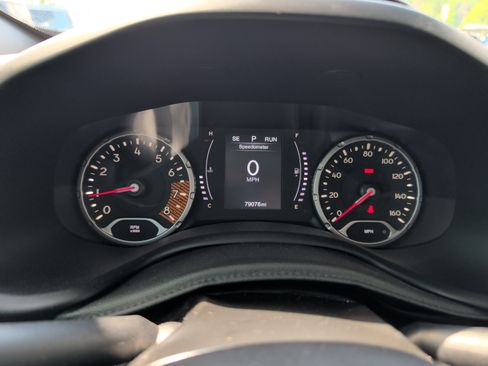 Used 2020 Jeep Renegade Sport w/ Sport Appearance Group AWD/4WD image 30