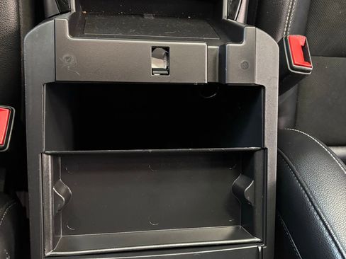 Used 2022 Ford Explorer ST image 11