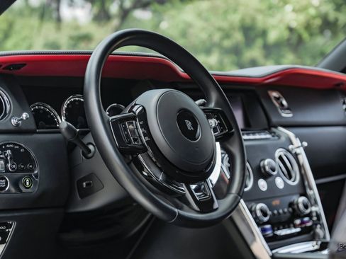 Used 2022 Rolls-Royce Cullinan image 39