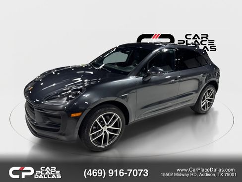 Used 2022 Porsche Macan w/ Premium Package Plus AWD/4WD image 4