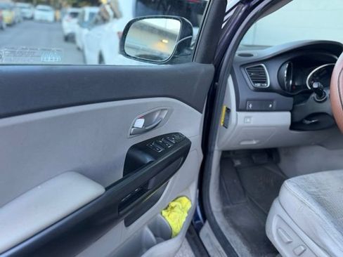 Used 2018 Kia Sedona LX FWD image 15