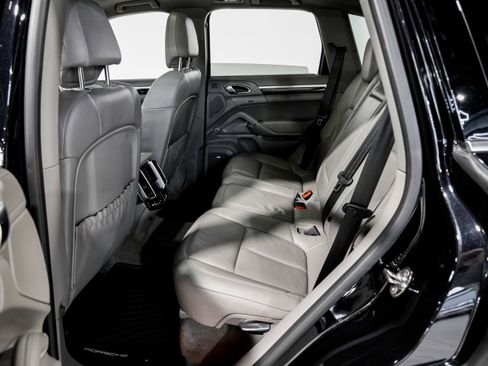 Used 2013 Porsche Cayenne Diesel image 35