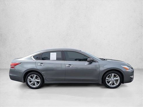 Used 2015 Nissan Altima 2.5 SV image 4