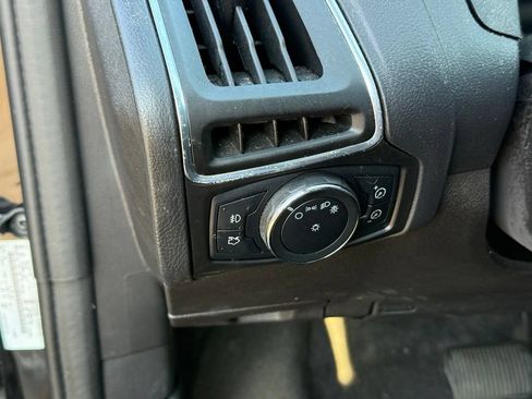 Used 2013 Ford Focus Titanium FWD image 18