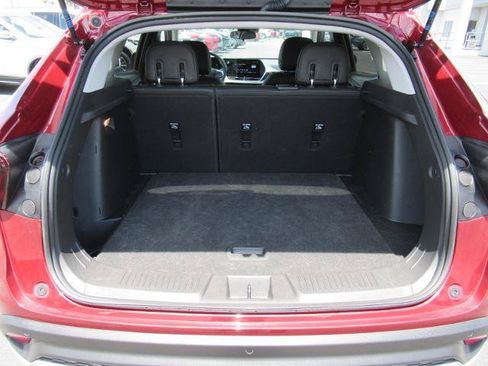 Used 2025 Chevrolet Trax LT w/ Driver Confidence Package FWD image 34
