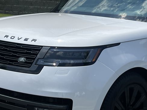 Certified 2024 Land Rover Range Rover Autobiography AWD/4WD image 9