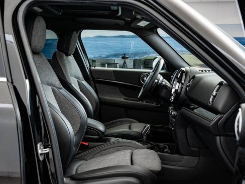 Used 2022 MINI Cooper Countryman S w/ Premium Package image 23