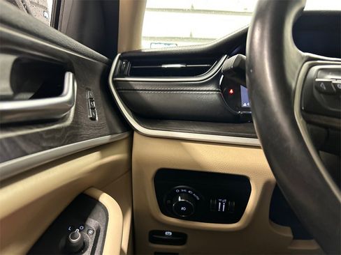 Used 2021 Jeep Grand Cherokee L Limited image 19