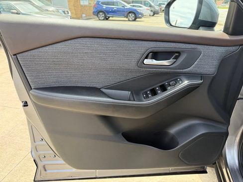 Used 2023 Nissan Rogue SV FWD image 26