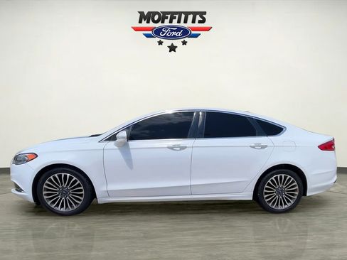 Used 2018 Ford Fusion SE w/ Fusion SE Technology Package FWD image 2