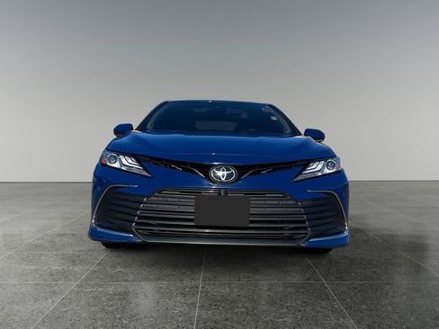 Used 2023 Toyota Camry XLE w/ Navigation Package FWD image 2