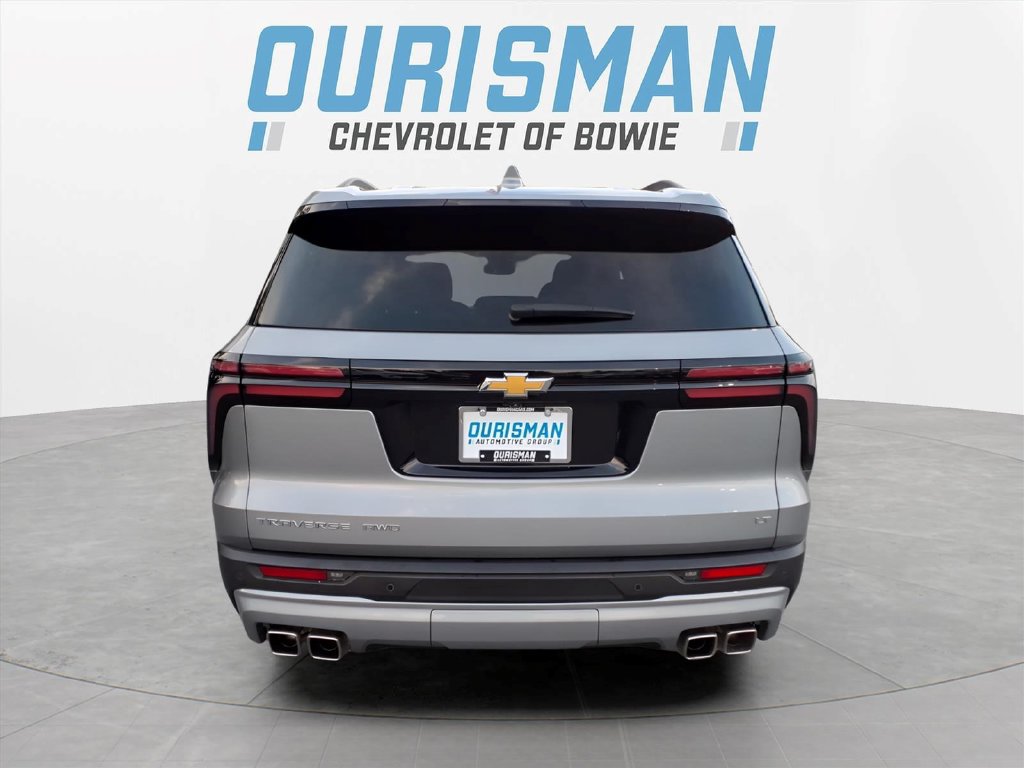 Used 2024 Chevrolet Traverse LT AWD/4WD image 2