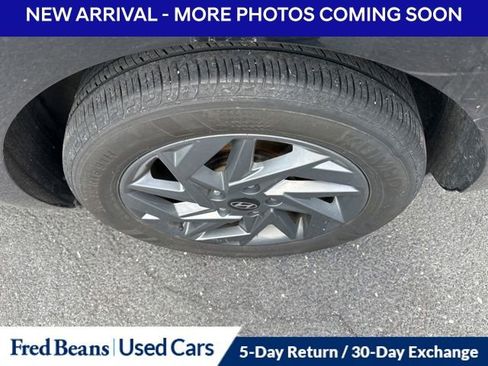 Used 2024 Hyundai Elantra SEL FWD image 7