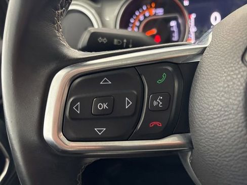 Used 2019 Jeep Wrangler Unlimited Sahara AWD/4WD image 35
